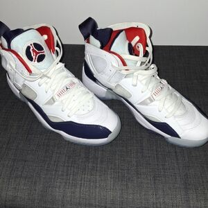 MENS SIZE 12 NIKE SNEAKERS